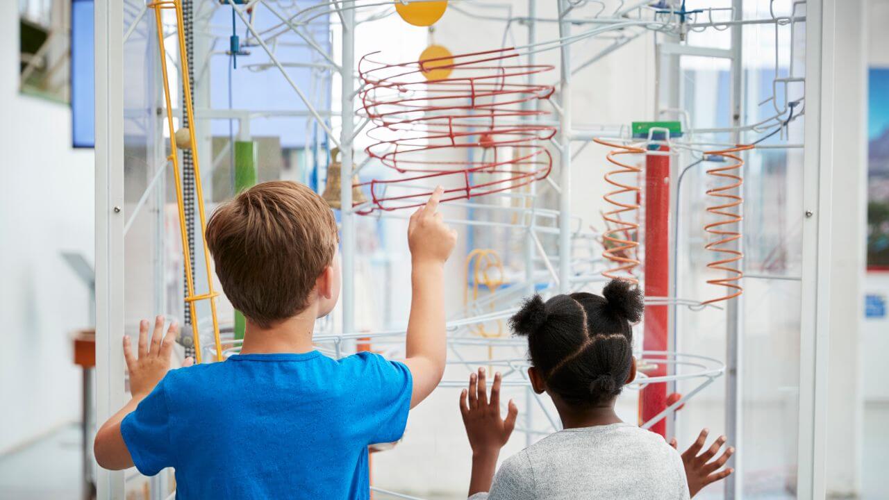 《小学生向け》夏休み自由研究イベントが魅力的だった!活用するコツと手順を徹底解説。